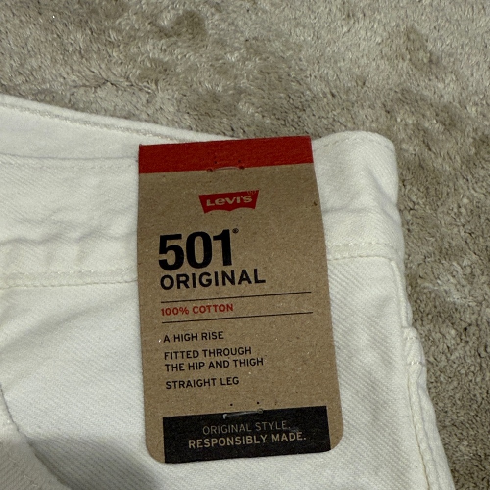 Womens White Levi’s 501 Distressed Jeans 37 x 30 NWT - Picture 2 of 7
